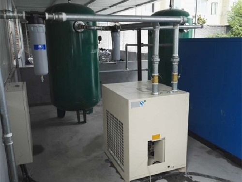 山東某玻璃生產廠采用睿寂行空壓機